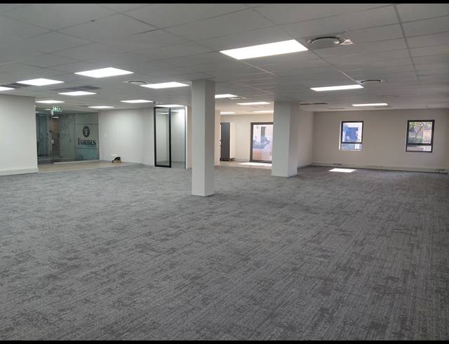 249M² OFFICE TO LET IN BRYANSTON